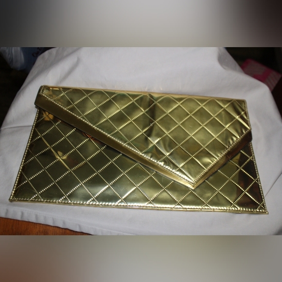 BCBGMAXAZRIA Gold "Suri" Envelope Clutch - Picture 13 of 16